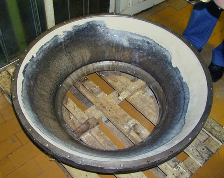 Lining of vessel part repaired and protected with Belzona 4111 (Magma-Quartz)