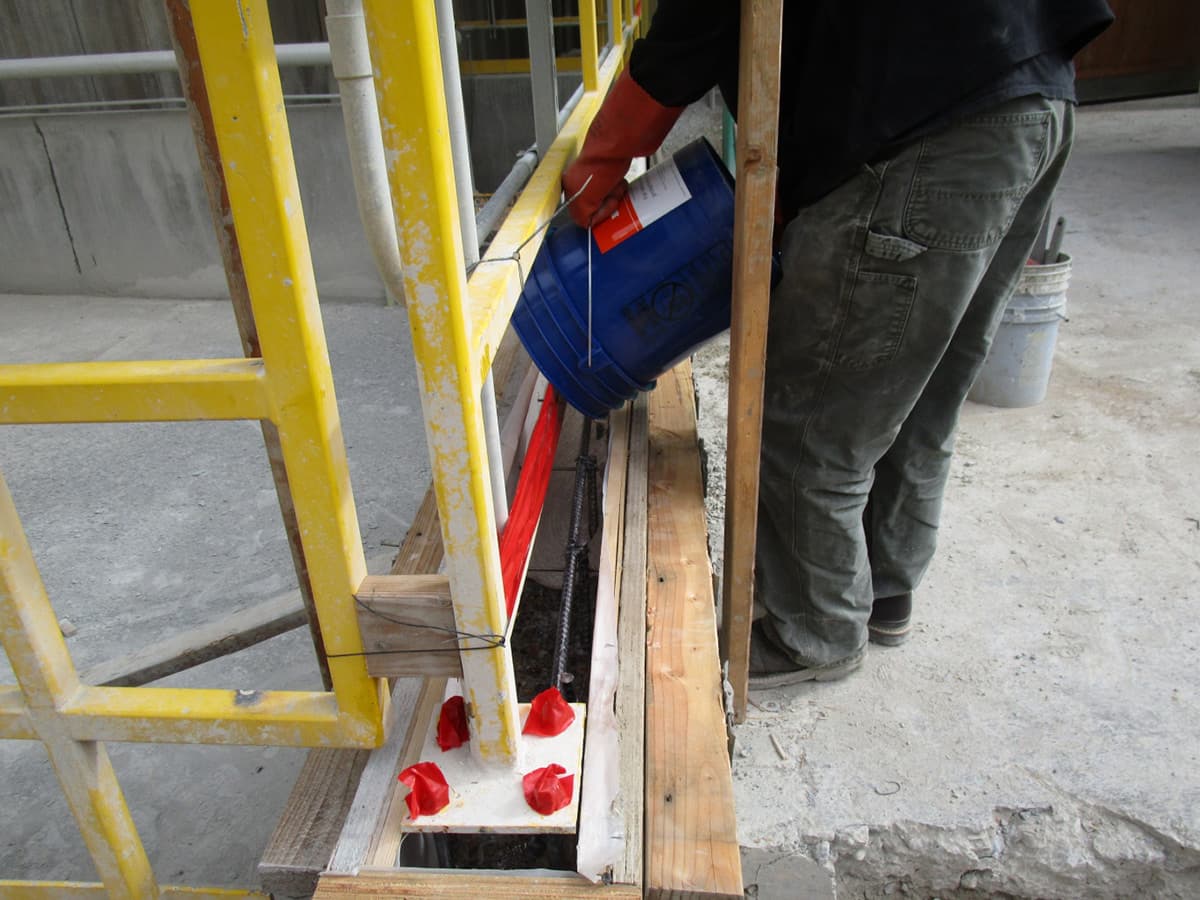Pouring Belzona 4124 to rebuild a wall